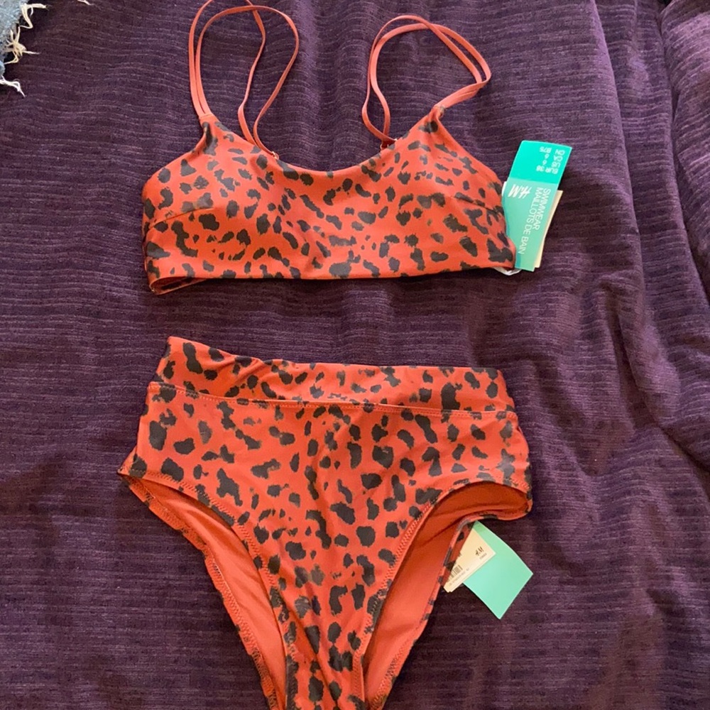 NWT TWO PIECE SWIM